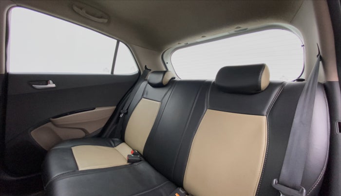 2016 Hyundai Grand i10 ASTA 1.2 (O) VTVT, Petrol, Manual, 91,570 km, Right Side Rear Door Cabin