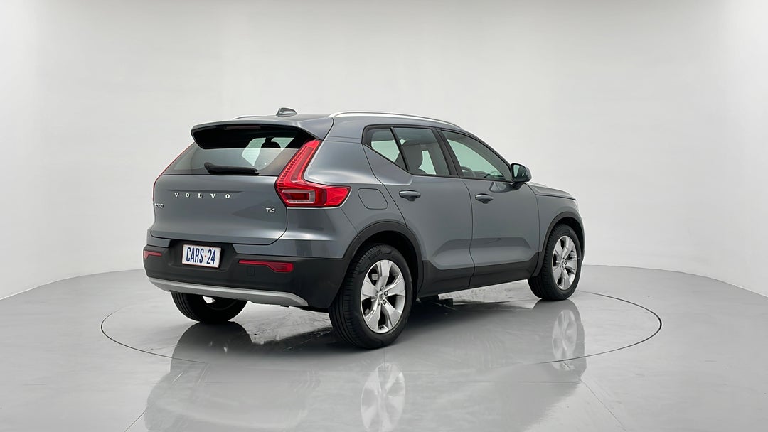 Right Back Diagonal (45- Degree) View