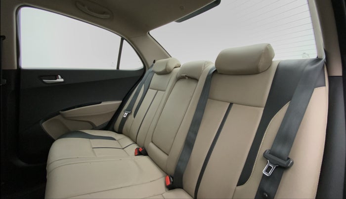 2015 Hyundai Xcent SX 1.2 OPT, Petrol, Manual, 63,776 km, Right Side Rear Door Cabin