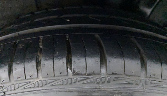 2015 Hyundai Xcent SX 1.2 OPT, Petrol, Manual, 63,776 km, Left Front Tyre Tread