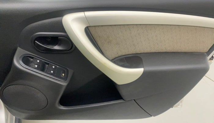 2012 Renault Duster 85 PS RXL DIESEL, Diesel, Manual, 1,15,369 km, Driver Side Door Panels Control
