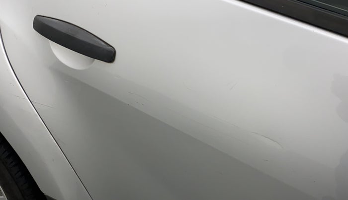 2012 Renault Duster 85 PS RXL DIESEL, Diesel, Manual, 1,15,369 km, Right rear door - Minor scratches