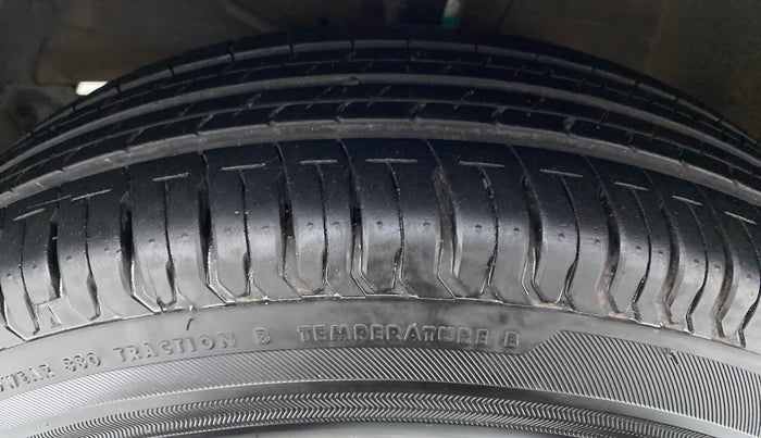 2019 Maruti Dzire VXI, Petrol, Manual, 15,302 km, Left Front Tyre Tread