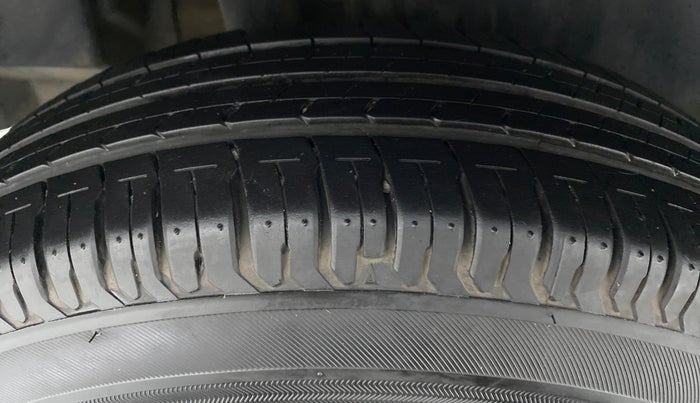 2019 Maruti Dzire VXI, Petrol, Manual, 15,302 km, Right Rear Tyre Tread