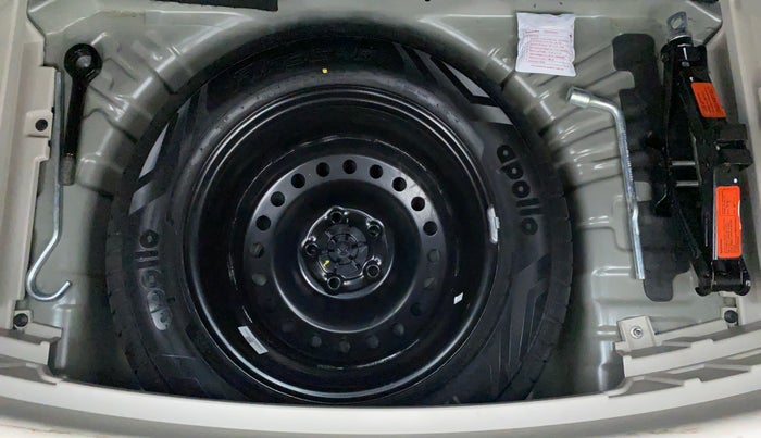 2020 Mahindra XUV300 1.2 W6 MT, Petrol, Manual, 6,958 km, Spare Tyre