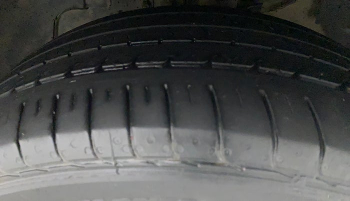 2021 Tata NEXON XM SUNROOF PETROL, Petrol, Manual, 34,819 km, Right Front Tyre Tread