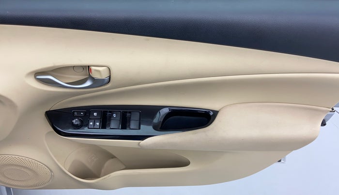 2018 Toyota YARIS V MT, Petrol, Manual, 36,723 km, Driver Side Door Panels Control