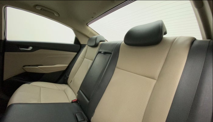 2019 Hyundai Verna 1.6 VTVT SX (O) AT, Petrol, Automatic, 22,899 km, Right Side Rear Door Cabin