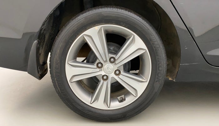 2019 Hyundai Verna 1.6 VTVT SX (O) AT, Petrol, Automatic, 22,991 km, Right Rear Wheel
