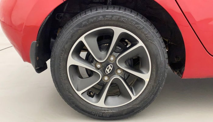 2018 Hyundai Grand i10 SPORTZ AT 1.2 KAPPA VTVT, Petrol, Automatic, 27,854 km, Right Rear Wheel