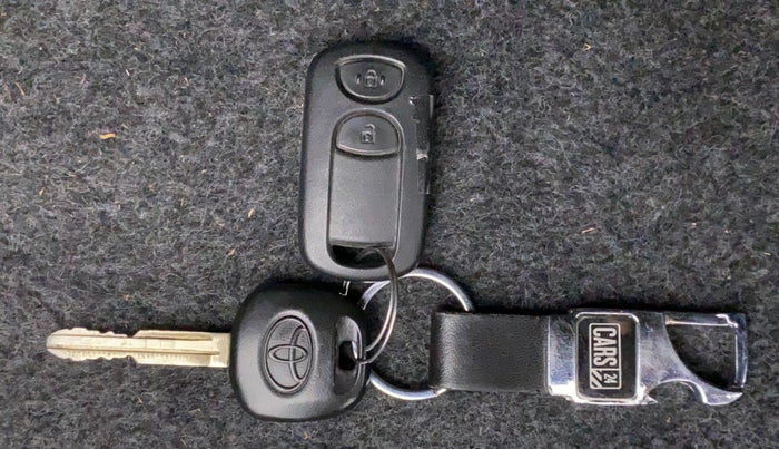 2016 Toyota Etios GD, Diesel, Manual, 19,481 km, Key Close Up