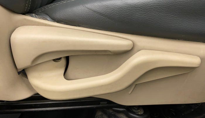 2016 Toyota Etios GD, Diesel, Manual, 19,481 km, Driver Side Adjustment Panel