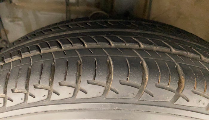 2016 Toyota Etios GD, Diesel, Manual, 19,481 km, Left Front Tyre Tread