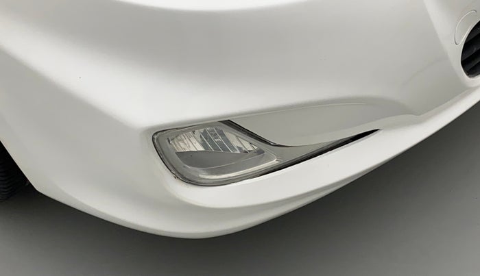 2013 Hyundai Verna FLUIDIC 1.6 VTVT EX, Petrol, Manual, 88,073 km, Right fog light - Not fixed properly