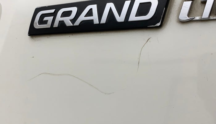 2016 Hyundai Grand i10 ASTA (O) 1.2 KAPPA VTVT, Petrol, Manual, 74,868 km, Dicky (Boot door) - Minor scratches