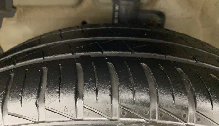 2015 Maruti Celerio ZXI D, Petrol, Manual, 84,223 km, Left Front Tyre Tread