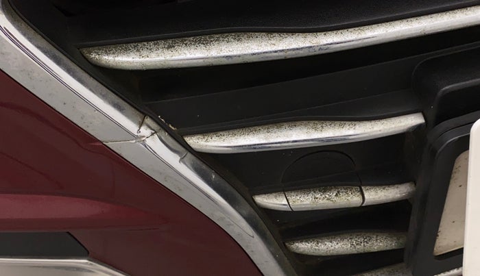 2017 Hyundai Xcent SX 1.2, Petrol, Manual, 33,856 km, Front bumper - Chrome strip damage