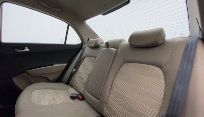 2017 Hyundai Xcent SX 1.2, Petrol, Manual, 33,856 km, Right Side Rear Door Cabin