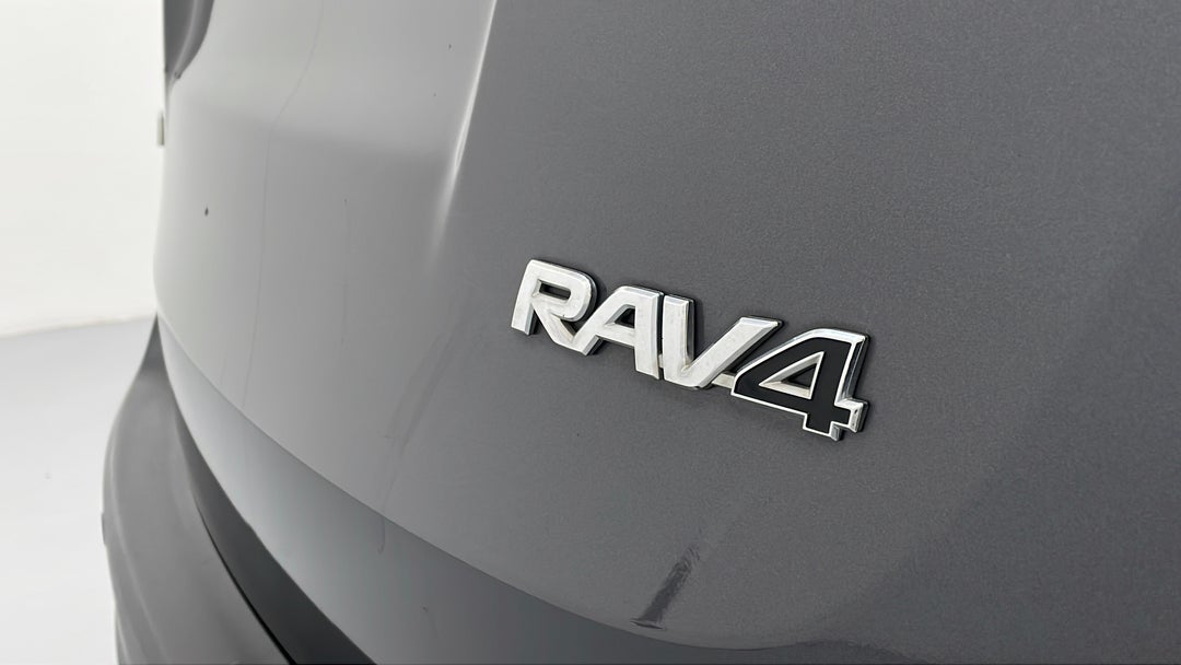 Badge (Boot Right Side)