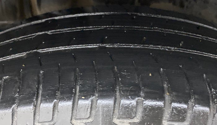 2014 Maruti Swift ZDI, Diesel, Manual, 82,445 km, Right Rear Tyre Tread