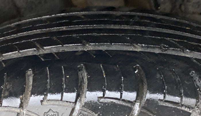 2014 Maruti Swift ZDI, Diesel, Manual, 82,445 km, Left Rear Tyre Tread