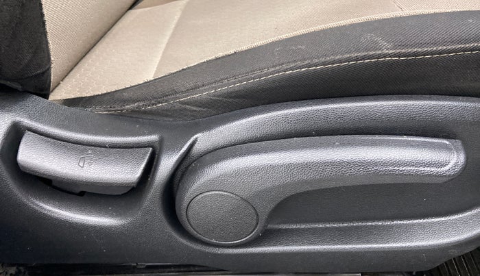 2015 Hyundai Elite i20 ASTA 1.2, Petrol, Manual, 54,141 km, Driver Side Adjustment Panel