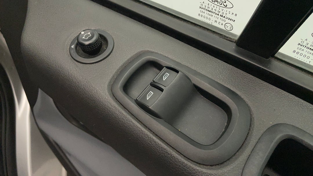 2017 Ford Transit Custom 290s (swb), Automatic, 150960 km, Drivers Side Door Panel Controls