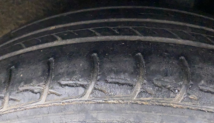 2016 Maruti Baleno DELTA PETROL 1.2, CNG, Manual, 97,201 km, Left Rear Tyre Tread