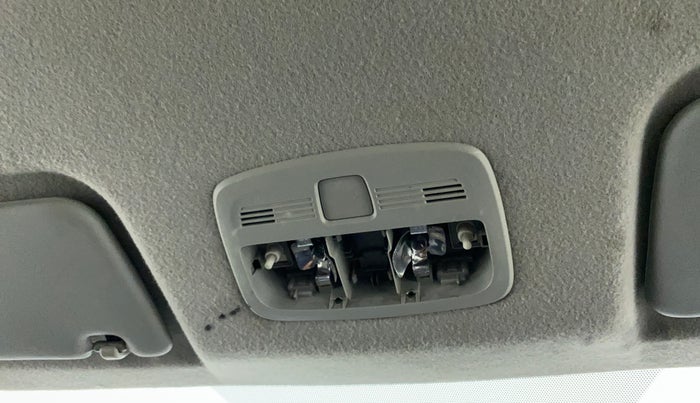 2016 Maruti Baleno DELTA PETROL 1.2, CNG, Manual, 97,201 km, Ceiling - Roof light minor damage