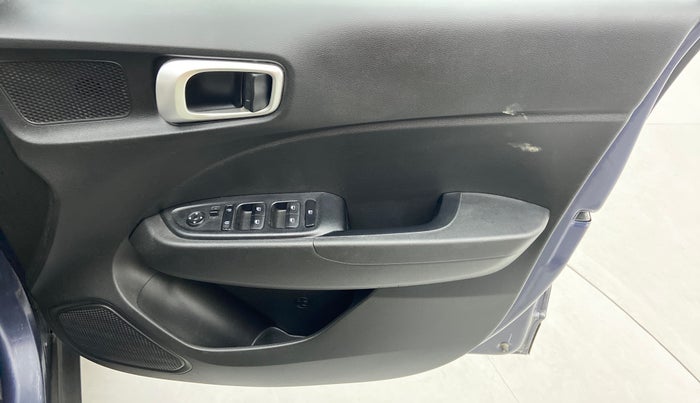 2021 Hyundai VENUE S MT 1.2 KAPPA, Petrol, Manual, 6,063 km, Driver Side Door Panels Control