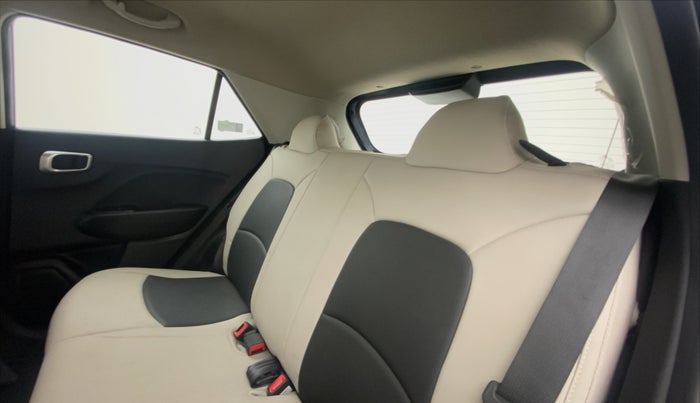 2021 Hyundai VENUE S MT 1.2 KAPPA, Petrol, Manual, 6,063 km, Right Side Rear Door Cabin