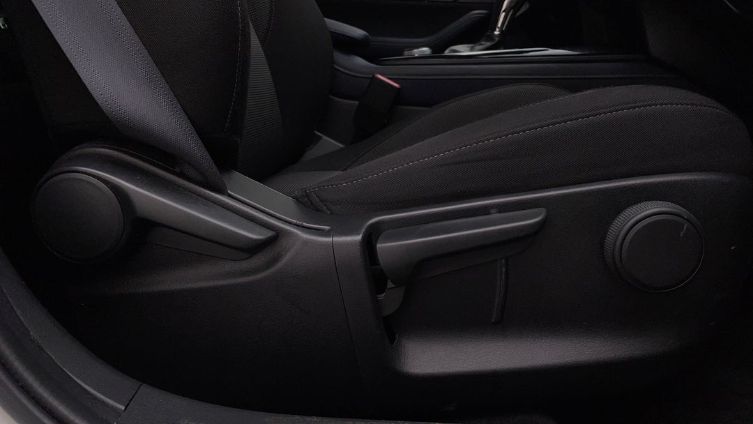 2021 Mazda CX-30 G20 Evolve (fwd), Automatic, 41806 km, Drivers Side Adjustment Panel