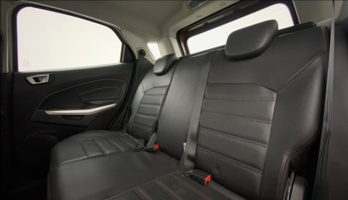 2017 Ford Ecosport 1.5 TDCI TITANIUM PLUS, Diesel, Manual, 47,663 km, Right Side Rear Door Cabin