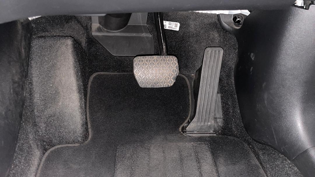 2019 Mazda CX-5 Maxx Sport (4x2), Automatic, 101213 km, Pedals and Footmat