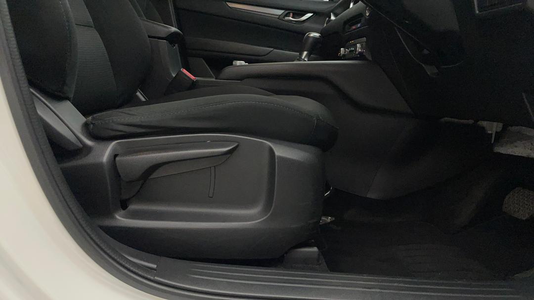 2019 Mazda CX-5 Maxx Sport (4x2), Automatic, 101213 km, Drivers Side Adjustment Panel