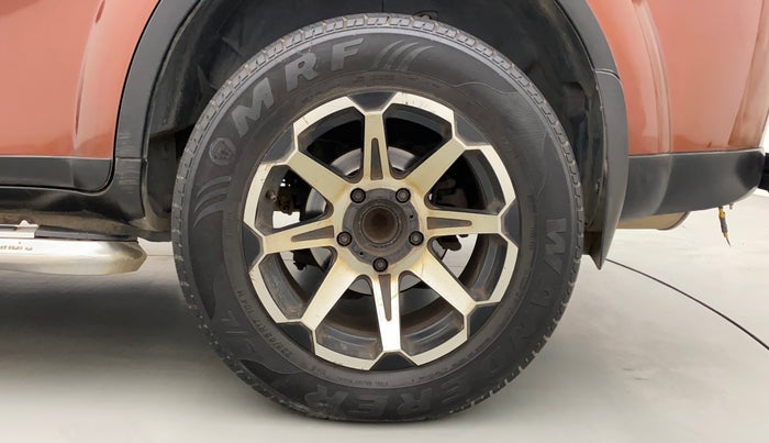 2018 Mahindra XUV500 W7 AT, Diesel, Automatic, 67,676 km, Left Rear Wheel