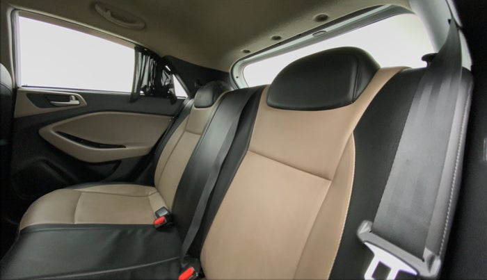 2019 Hyundai Elite i20 1.2 MAGNA PLUS VTVT, Petrol, Manual, 36,301 km, Right Side Rear Door Cabin