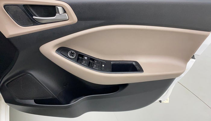 2019 Hyundai Elite i20 1.2 MAGNA PLUS VTVT, Petrol, Manual, 36,301 km, Driver Side Door Panels Control