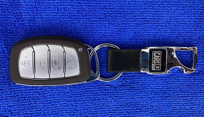 2020 Hyundai VENUE SX PLUS 1.0 TURBO DCT, Petrol, Automatic, 26,640 km, Key Close Up
