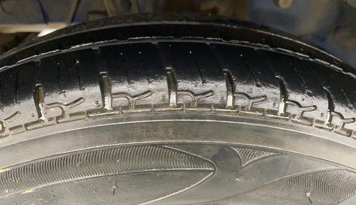 2015 Hyundai Eon D LITE PLUS, Petrol, Manual, 22,182 km, Right Rear Tyre Tread