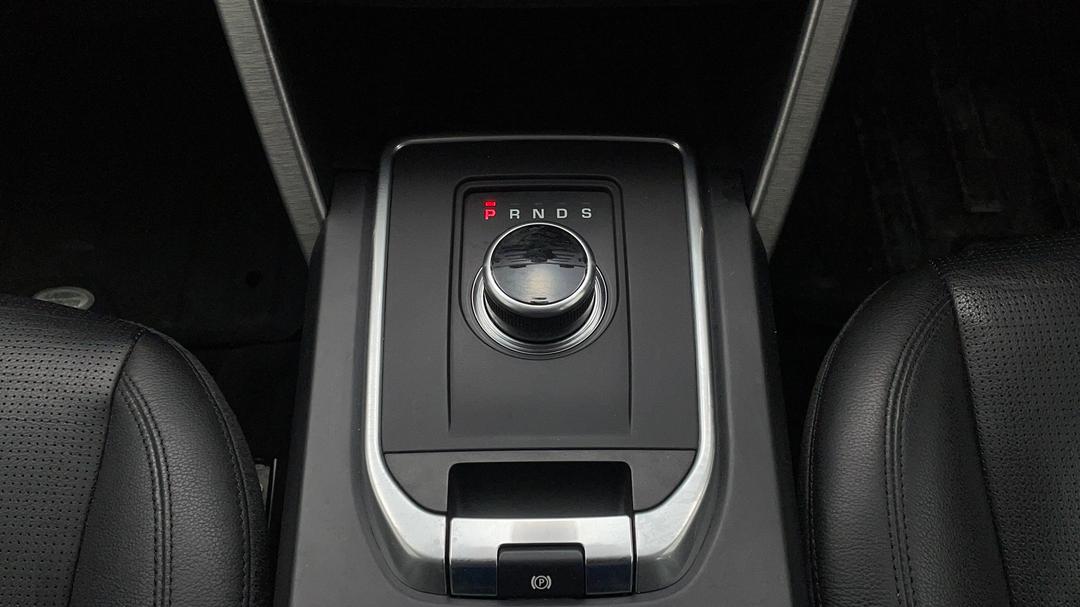2017 Land Rover Discovery Sport Td4 (132kw) Se 5 Seat, Automatic, 109512 km, Gear Lever 