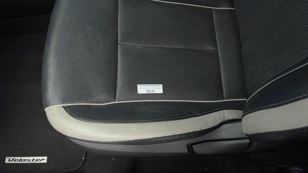 2013 Hyundai Veloster Sr Turbo, Automatic, 99354 km, Seats Front LHS Wear