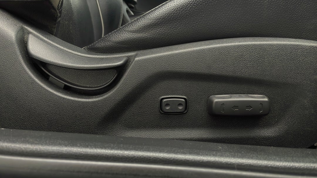 2013 Hyundai Veloster Sr Turbo, Automatic, 99354 km, Drivers Side Adjustment Panel