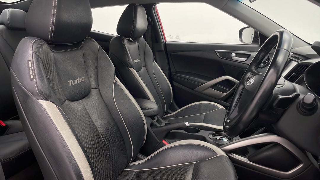 2013 Hyundai Veloster Sr Turbo, Automatic, 99354 km, Right Side Front Door Cabin View