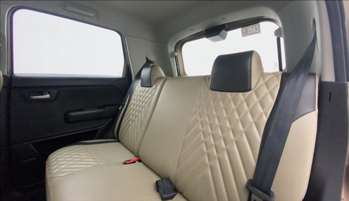 2019 Maruti New Wagon-R VXI 1.2, Petrol, Manual, 47,181 km, Right Side Rear Door Cabin