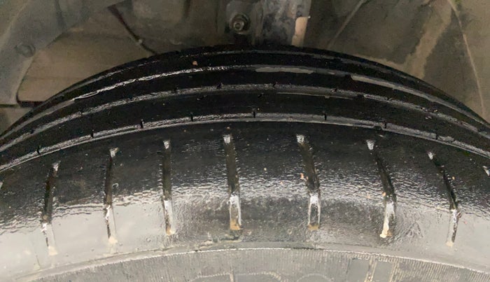2019 Toyota Glanza G, Petrol, Manual, 43,917 km, Left Front Tyre Tread