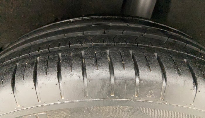 2019 Toyota Glanza G, Petrol, Manual, 43,917 km, Left Rear Tyre Tread