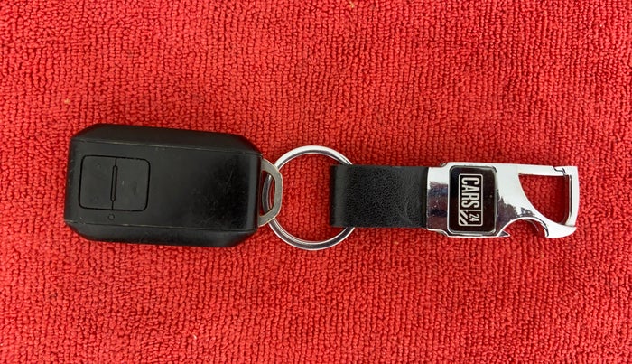 2019 Toyota Glanza G, Petrol, Manual, 43,917 km, Key Close Up