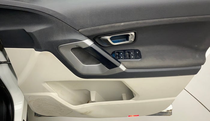 2021 Tata Safari XT PLUS, Diesel, Manual, 58,825 km, Driver Side Door Panels Control