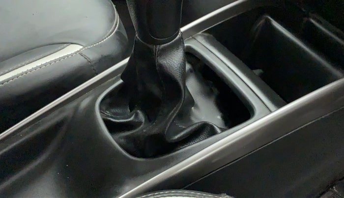 2019 Toyota Glanza G ISG, Petrol, Manual, 20,361 km, Gear lever - Boot cover slightly torn
